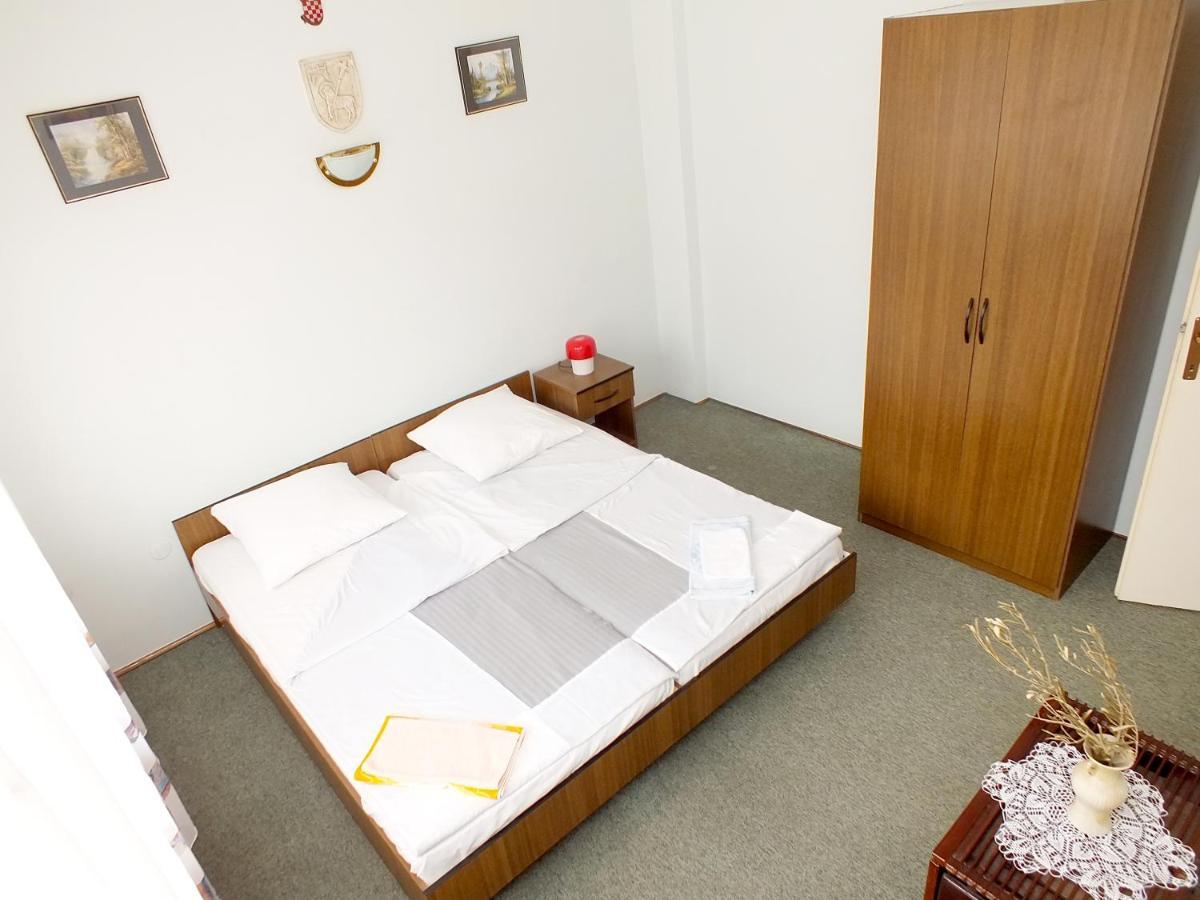 Biba Rooms Карловац Екстериор снимка