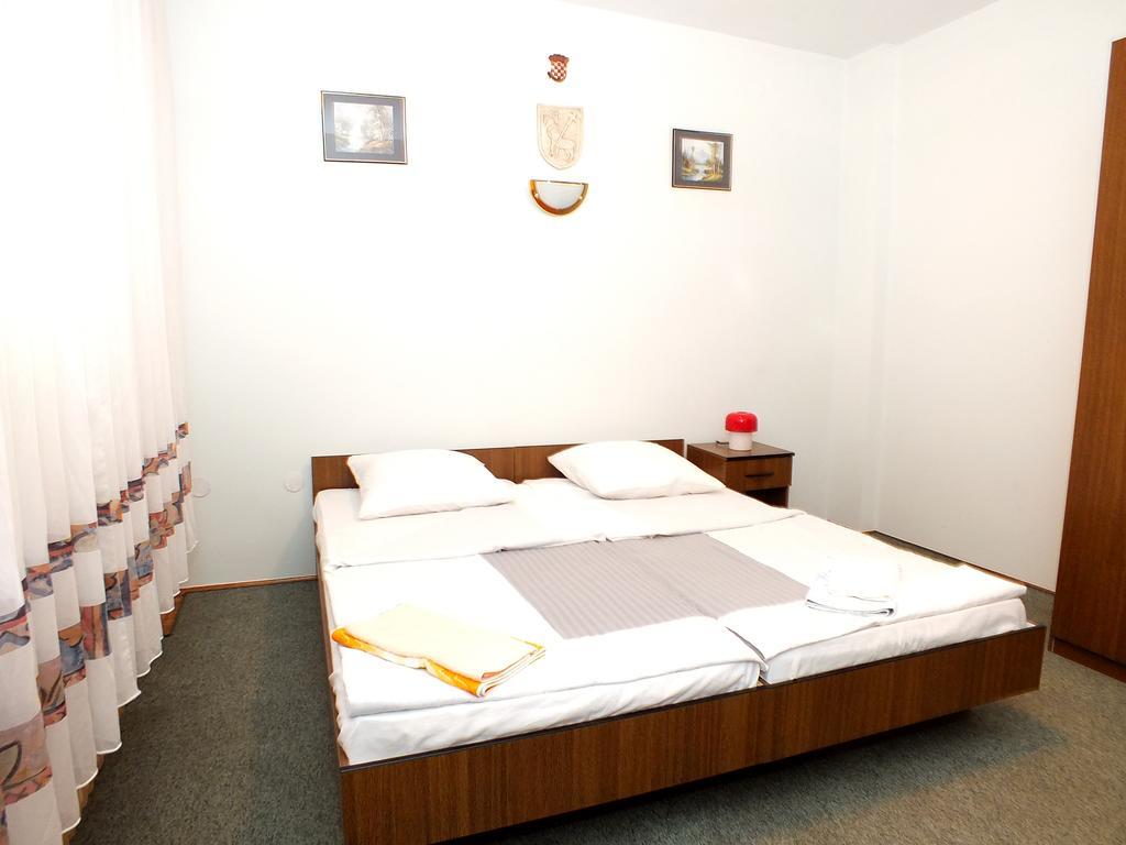 Biba Rooms Карловац Екстериор снимка
